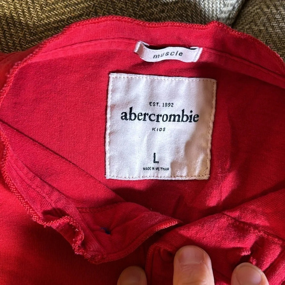 Abercrombie & Fitch Kids Long Sleeve Red Shirt with Logo on Sleeve Large Muscle - Picture 4 of 8